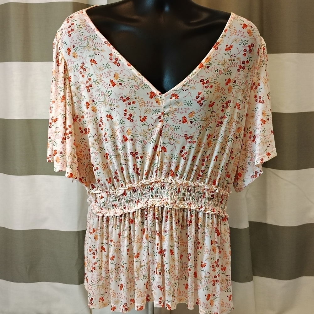 Torrid Floral MESH SMOCKED WAIST FLUTTER SLEEVE TOP Size 3x Peplum NWT